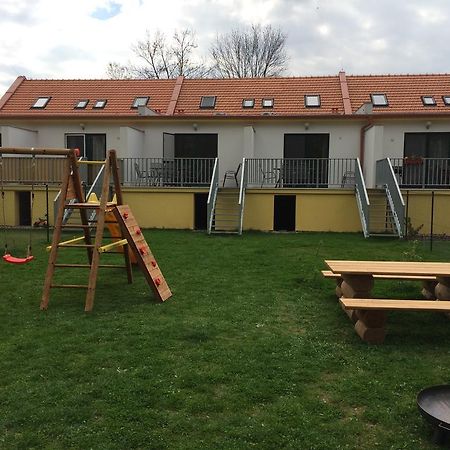 Apartmany Hlohovec Buitenkant foto